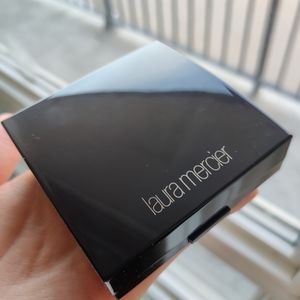 Laura Mercier face illuminator powder Indiscretion